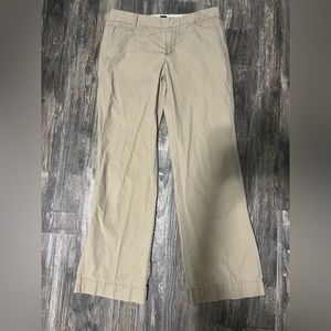 Gap khakis size 6 low rise boot cut
